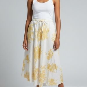 Elegant Floral Midi Skirt in Yellow and White 6950